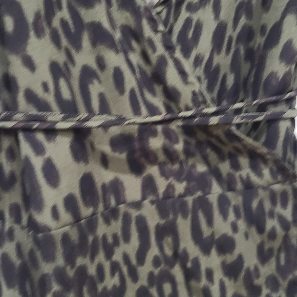 Leopard Print Wrap Top - Green - Picture 5 of 6